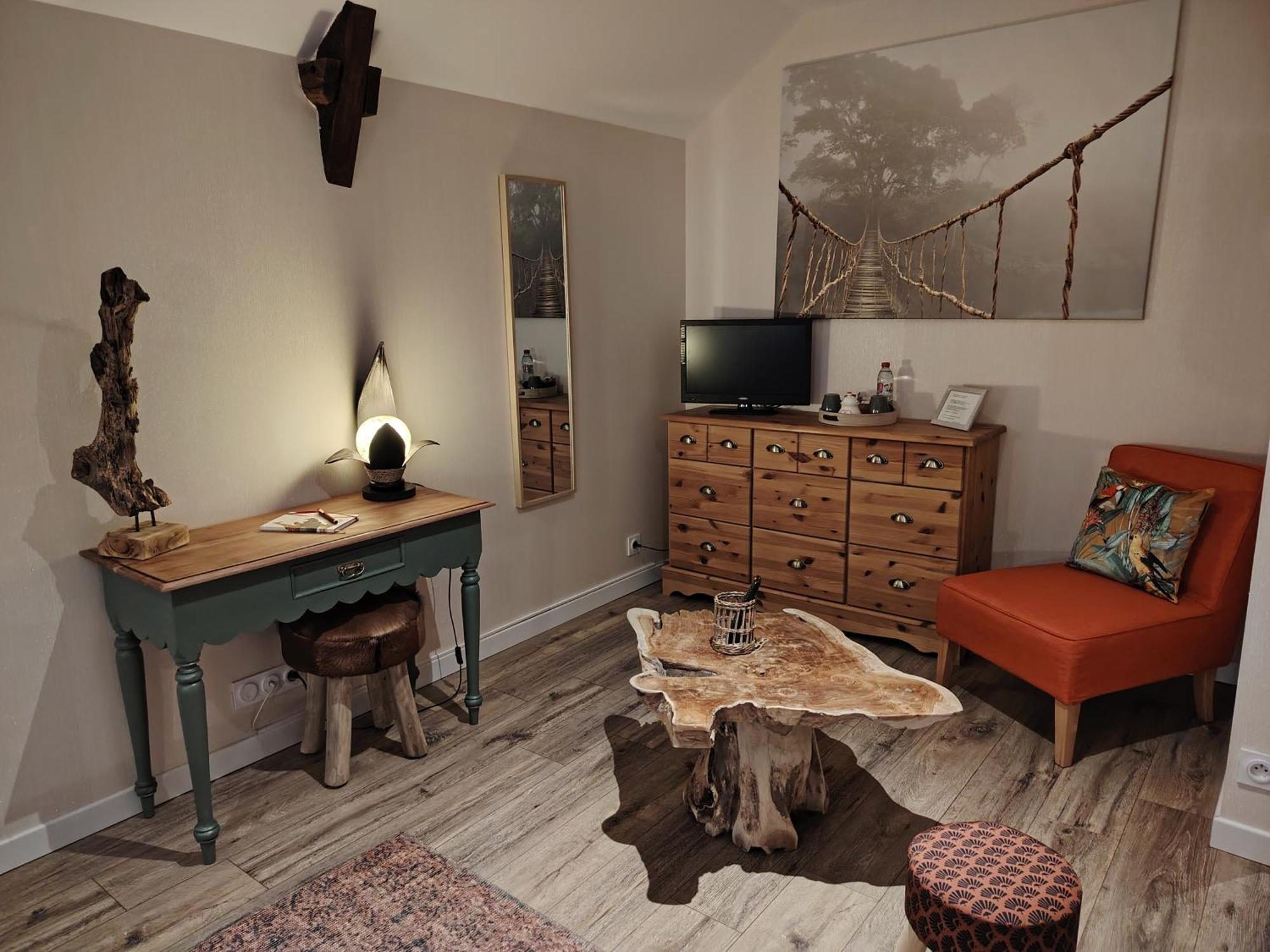 Le Douetaux Chambres D'Hotes La Baussaine Номер фото